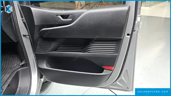 HYUNDAI STARIA CARGO 5-SEATER