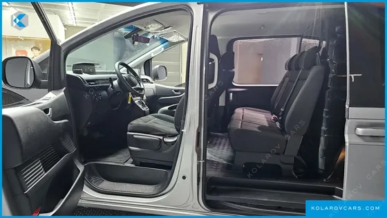 HYUNDAI STARIA CARGO 5-SEATER