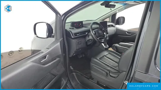HYUNDAI STARIA CARGO 3-SEATER