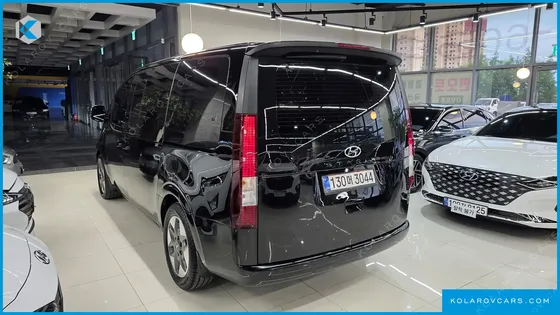 HYUNDAI STARIA TOURER 9-SEATER