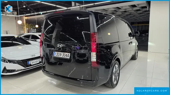HYUNDAI STARIA TOURER 9-SEATER