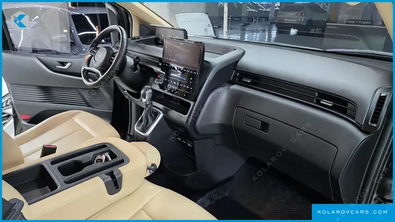 HYUNDAI STARIA TOURER 9-SEATER