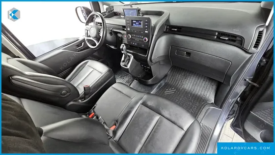 HYUNDAI STARIA CARGO 3-SEATER