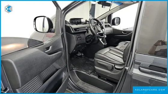 HYUNDAI STARIA CARGO 3-SEATER