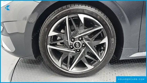 HYUNDAI GRANDEUR 3.3