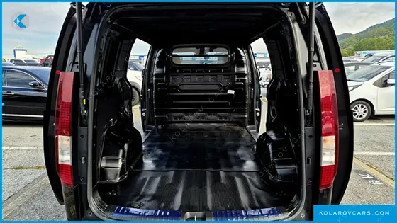 HYUNDAI STARIA L3.5 CARGO 3-SEATER