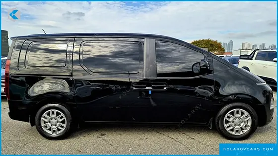 HYUNDAI STARIA L3.5 CARGO 3-SEATER