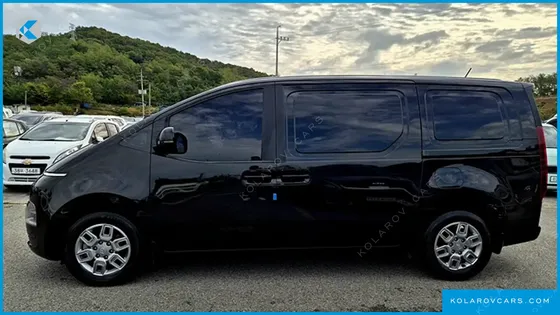 HYUNDAI STARIA L3.5 CARGO 3-SEATER