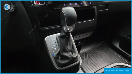 HYUNDAI STARIA L3.5 CARGO 5-SEATER