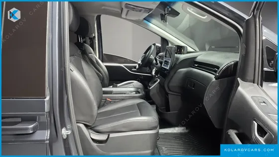 HYUNDAI STARIA L3.5 CARGO 5-SEATER