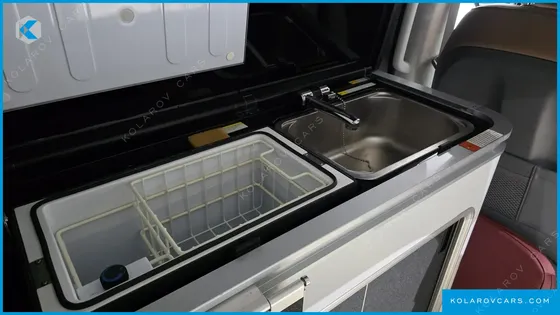 HYUNDAI STARIA 4WD CAMPER