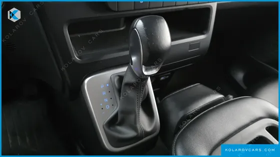 HYUNDAI STARIA TOURER 11-SEATER