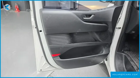 HYUNDAI STARIA TOURER 11-SEATER