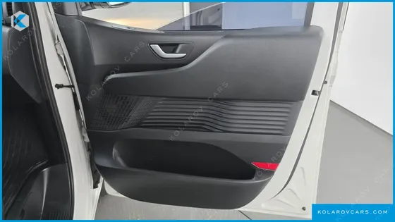 HYUNDAI STARIA TOURER 11-SEATER