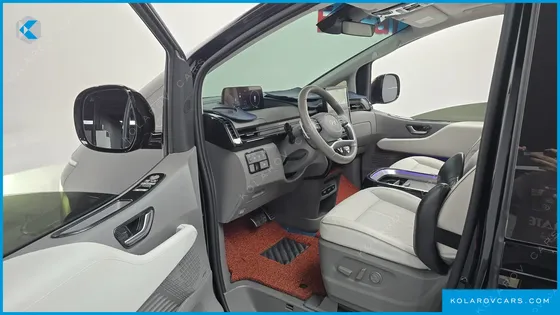 HYUNDAI STARIA HEV 1.6 LOUNGE 7-SEATER