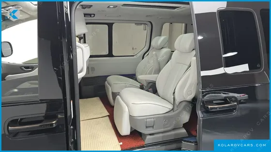 HYUNDAI STARIA HEV 1.6 LOUNGE 7-SEATER