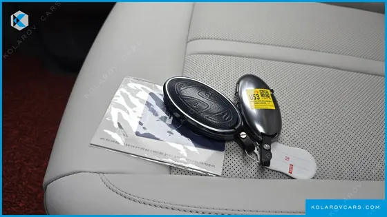 HYUNDAI STARIA HEV 1.6 LOUNGE 7-SEATER