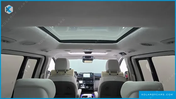 HYUNDAI STARIA HEV 1.6 LOUNGE 7-SEATER