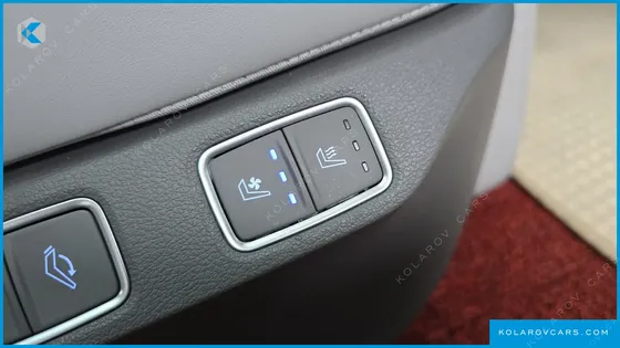 HYUNDAI STARIA HEV 1.6 LOUNGE 7-SEATER