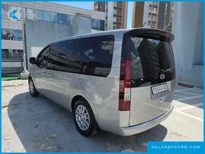 HYUNDAI STARIA TOURER 11-SEATER