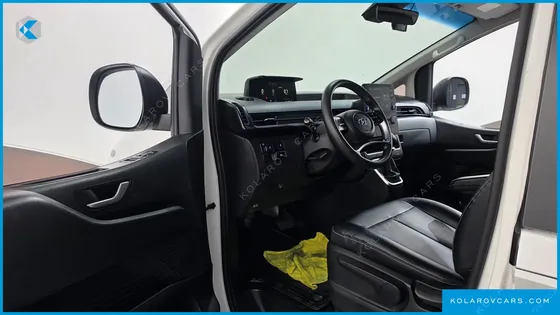 HYUNDAI STARIA CARGO 5-SEATER