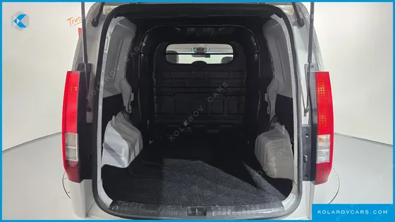 HYUNDAI STARIA CARGO 5-SEATER