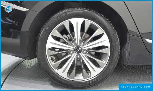 KIA K8 SIGNATURE