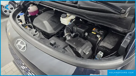 HYUNDAI STARIA CARGO 5-SEATER