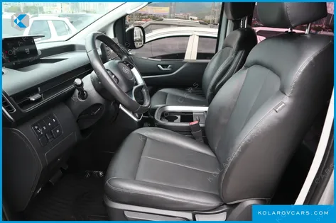 HYUNDAI STARIA CARGO 5-SEATER