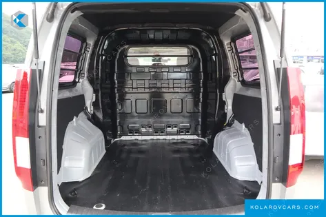HYUNDAI STARIA CARGO 5-SEATER