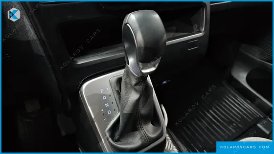HYUNDAI STARIA CARGO 5-SEATER