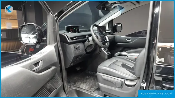 HYUNDAI STARIA CARGO 5-SEATER