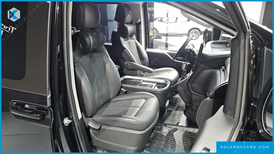 HYUNDAI STARIA CARGO 5-SEATER