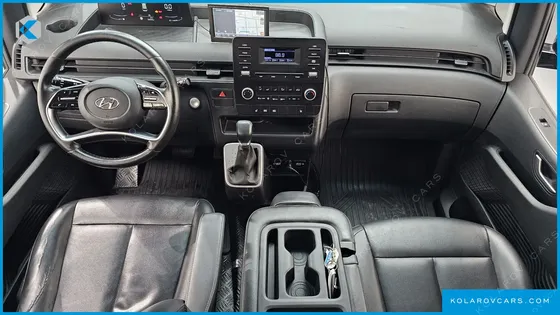 HYUNDAI STARIA TOURER 11-SEATER