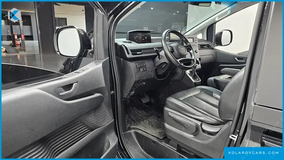 HYUNDAI STARIA TOURER 11-SEATER