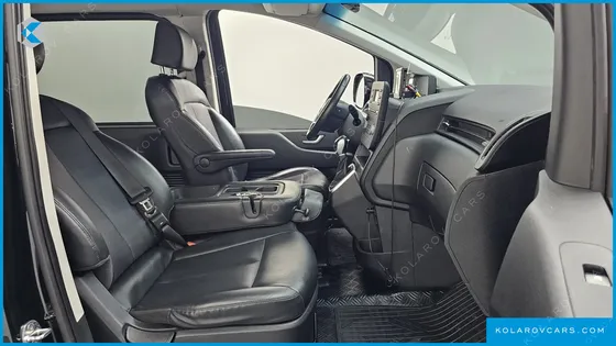 HYUNDAI STARIA TOURER 11-SEATER