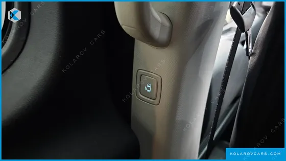 HYUNDAI STARIA TOURER 11-SEATER