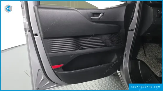 HYUNDAI STARIA HEV 1.6 TOURER 9-SEATER