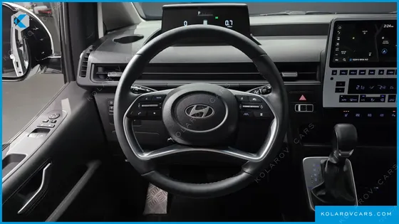 HYUNDAI STARIA L3.5 CARGO 5-SEATER