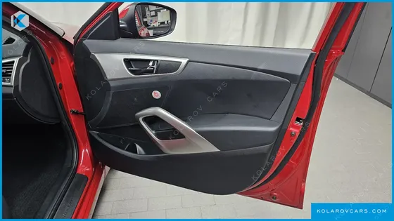 HYUNDAI VELOSTER 1.6 YOUNIQUE