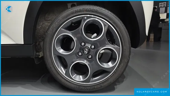 HYUNDAI CASPER THE ESSENTIAL