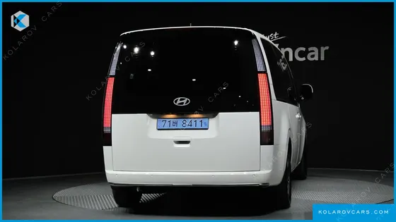 HYUNDAI STARIA EV LOUNGE 11-SEATER