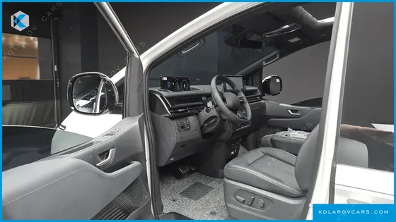 HYUNDAI STARIA EV LOUNGE 11-SEATER