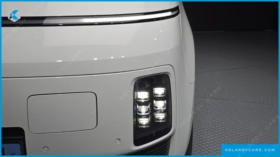 HYUNDAI STARIA EV LOUNGE 11-SEATER