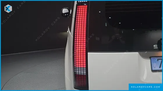 HYUNDAI STARIA EV LOUNGE 11-SEATER