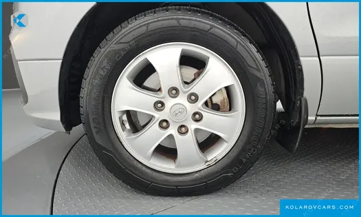 HYUNDAI STAREX 12-SEATER LPI