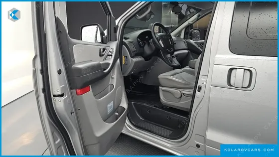 HYUNDAI STAREX 12-SEATER LPI