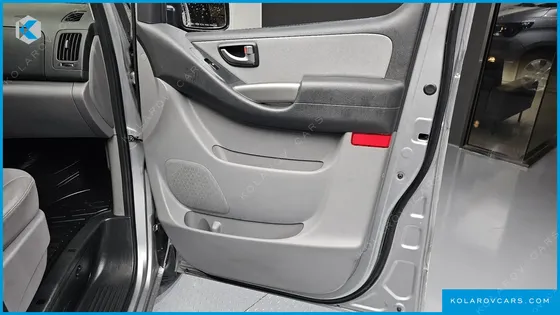HYUNDAI STAREX 12-SEATER LPI