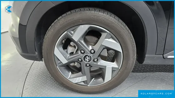 HYUNDAI VENUE 1,6 PREMIUM