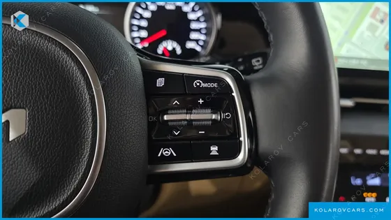 KIA CARNIVAL DIESEL 9-SEATER PRESTIGE